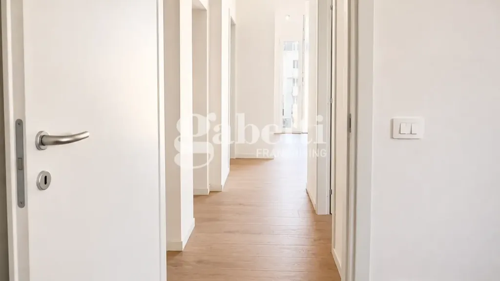 Esik - Fully Rented Trilocale with Balcony in Florence