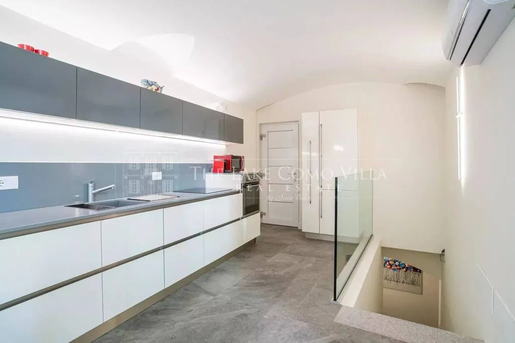Cuisine - Luxury Apartment with Private Garden in Menaggio