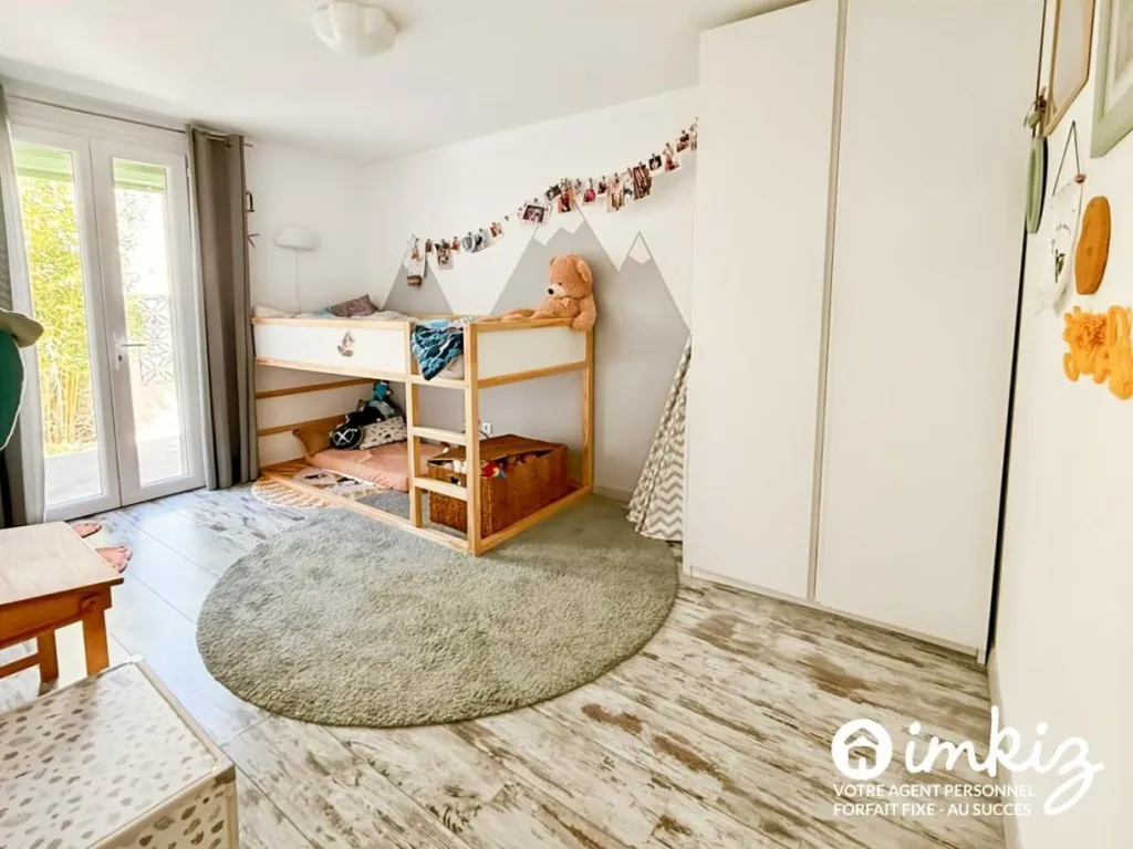 Chambres - Maison avec Piscine et Garage à Marseille 12e