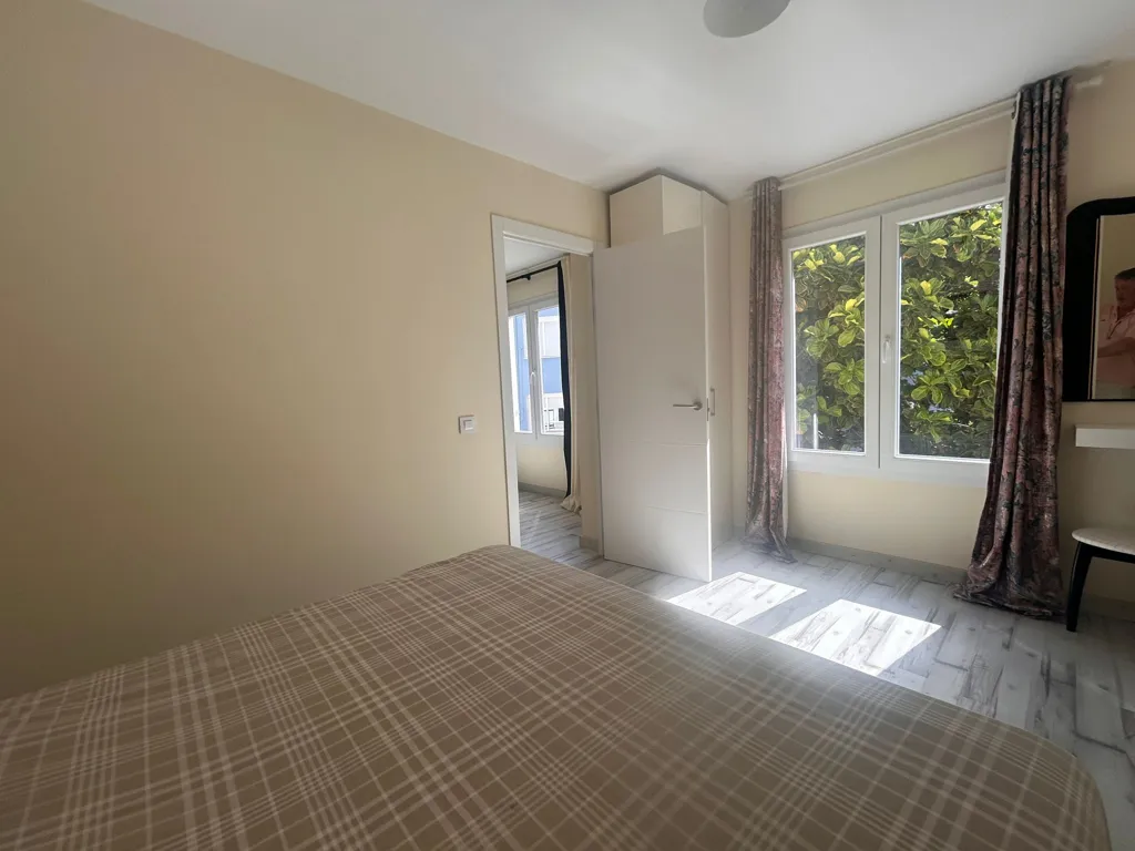 Chambres - Renovated Apartment with Terrace in Urban Centre
