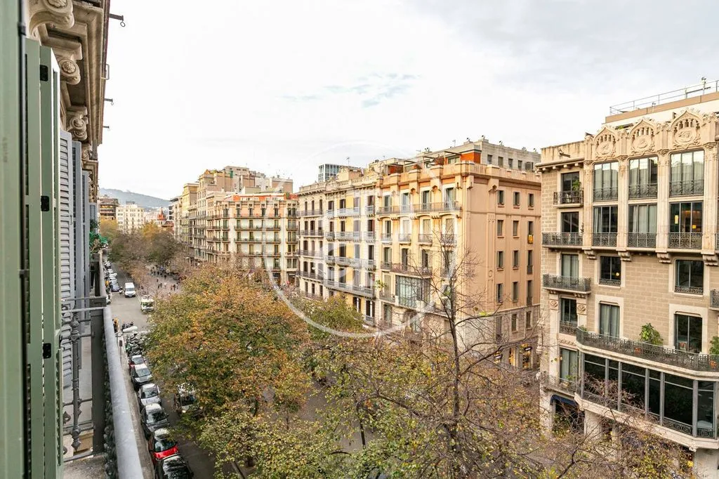 Balcone - Luxury 2-Bedroom Apartment in Eixample, Barcelona