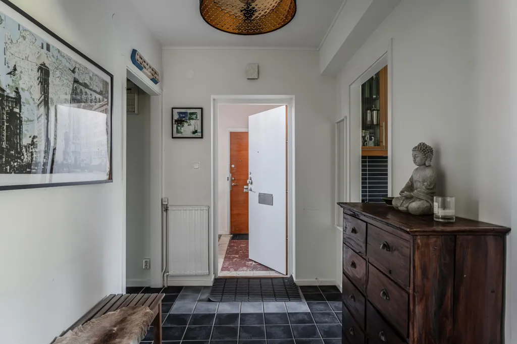 Ingresso - Charming Through-Flat with South-West Balcony in Luthagen