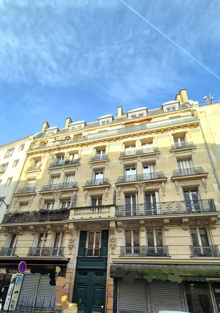 Exterior - Bright 3-Bedroom Flat with Balcony in Paris