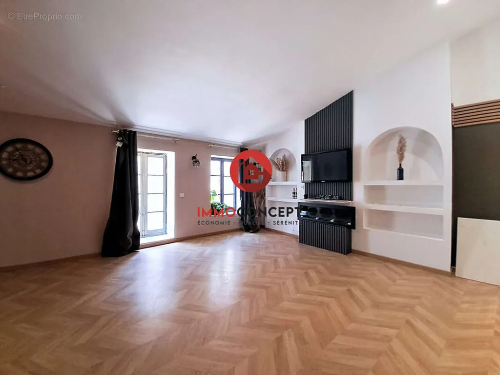 Elutuba - Converted Townhouse with Garage in Roquemaure