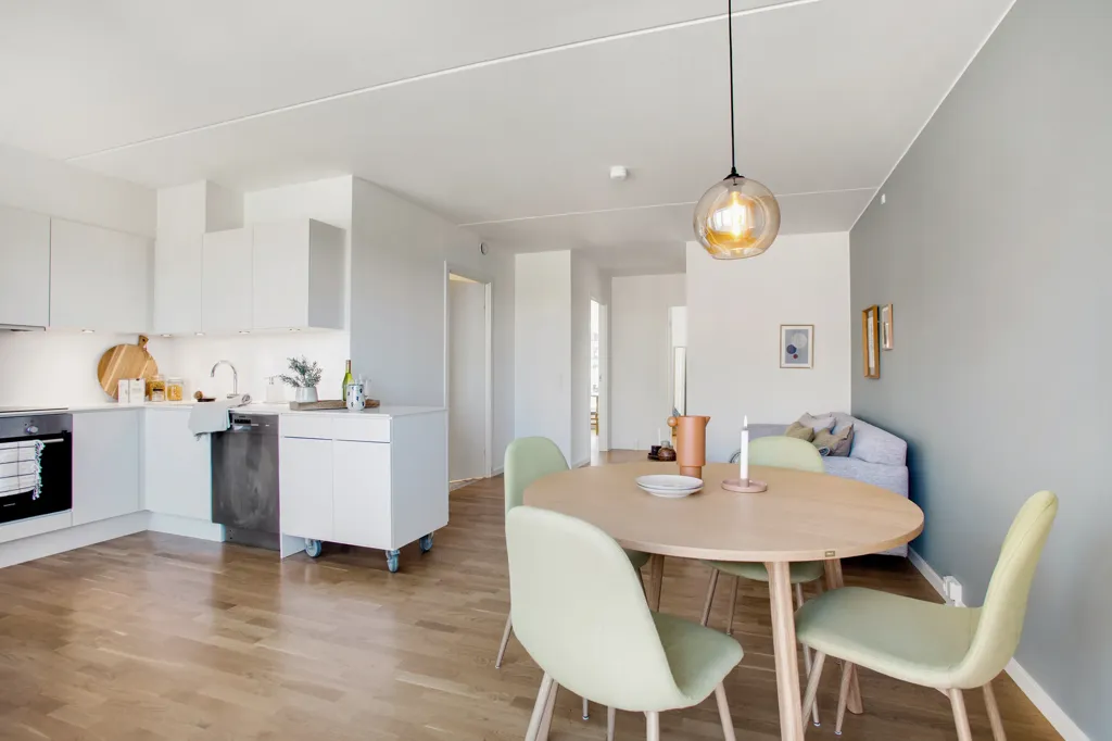 Söögituba - Apartment with Large Balcony in Central Location
