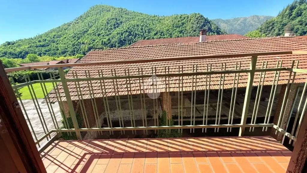 Balcon - Apartment with Three Balconies in Lanzo Torinese