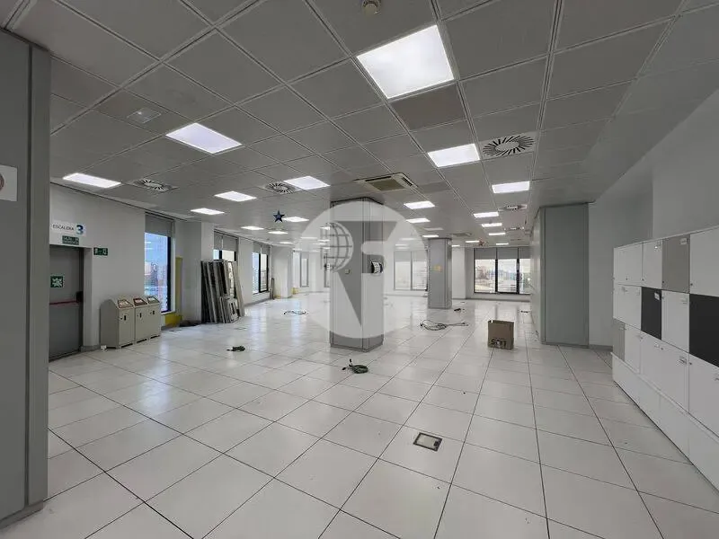 Stanze - Office Building with High Ceilings in Madrid