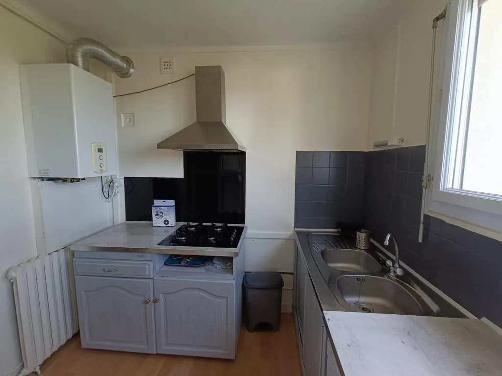 Köök - 3-Bedroom Apartment with Open Kitchen in Angers