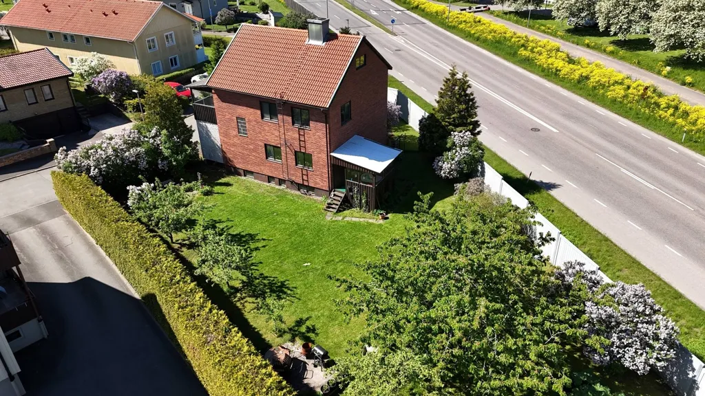 6-toaline maja asukohas Skövde kommun