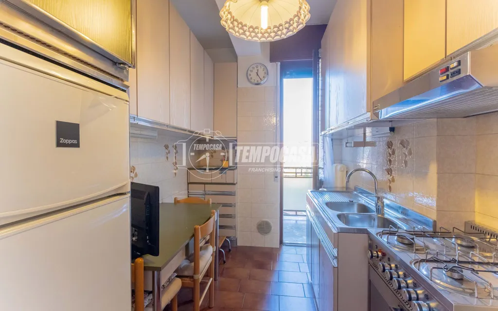 Cuisine - Bright Bilocale with Balcony in Milan