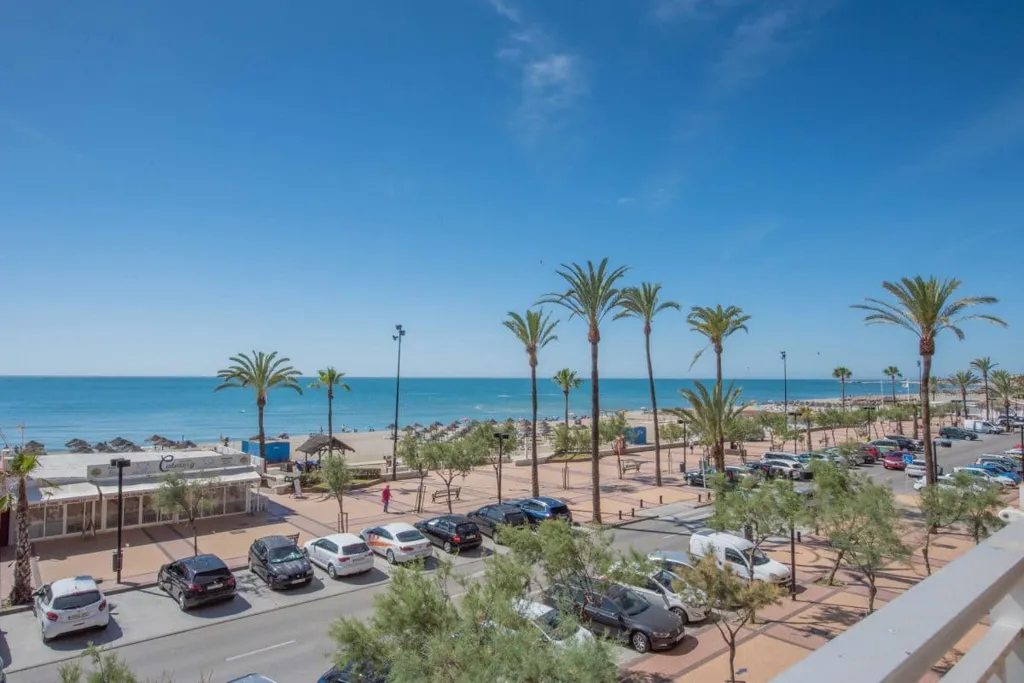 Beachfront Flat with Terrace in Los Boliches