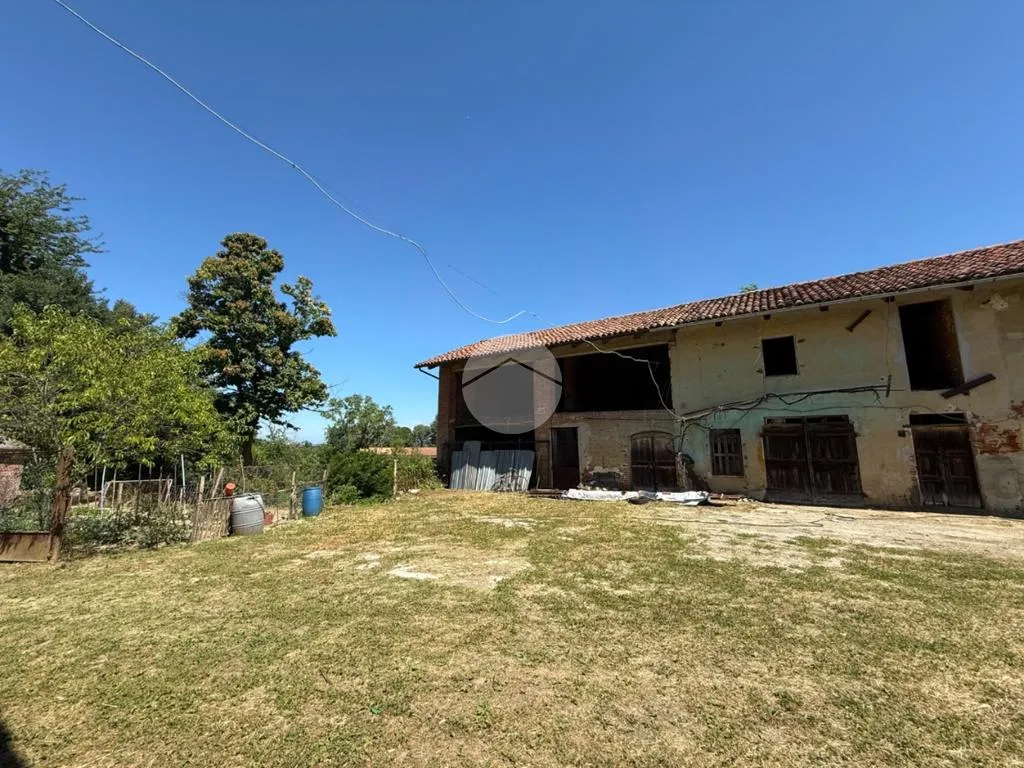 Garden - Historic Independent House in Montafia