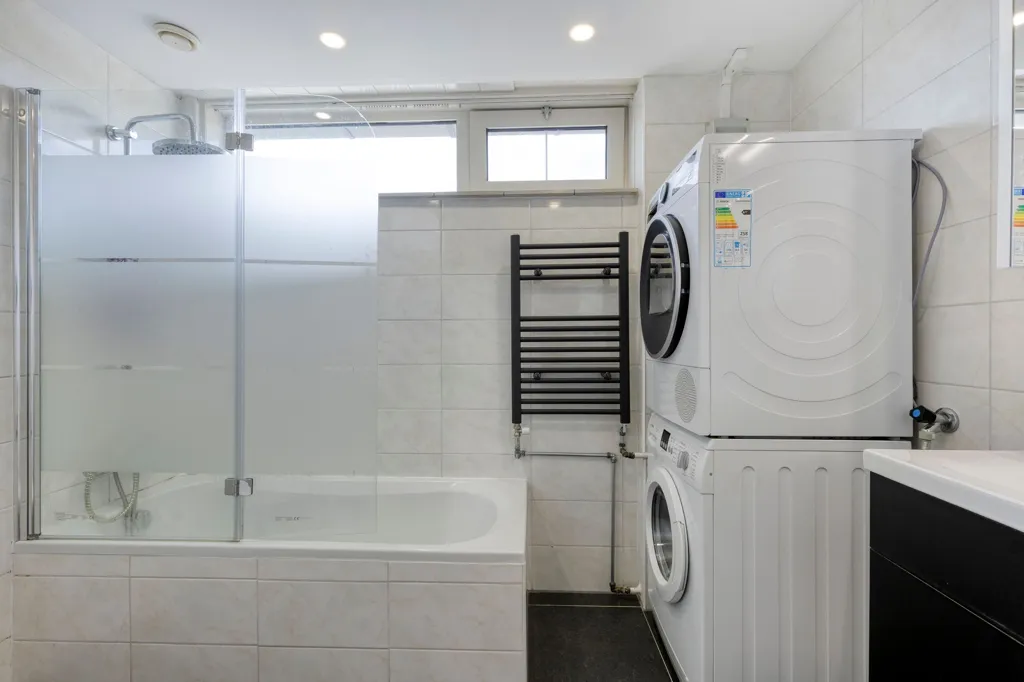 Salles de bain - Modernised Corner House with Garden in Tempel