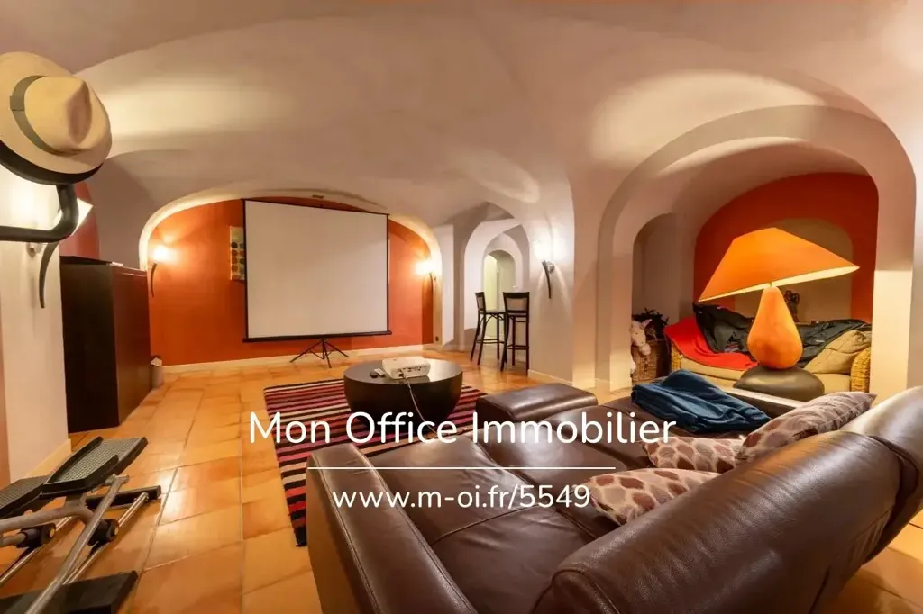 Soggiorno - 10-Bedroom House with Jacuzzi in Rognes
