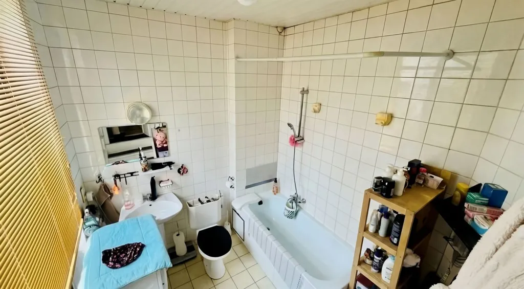 Salles de bain - Appartement de 3 Pièces à Jourdan, Lyon