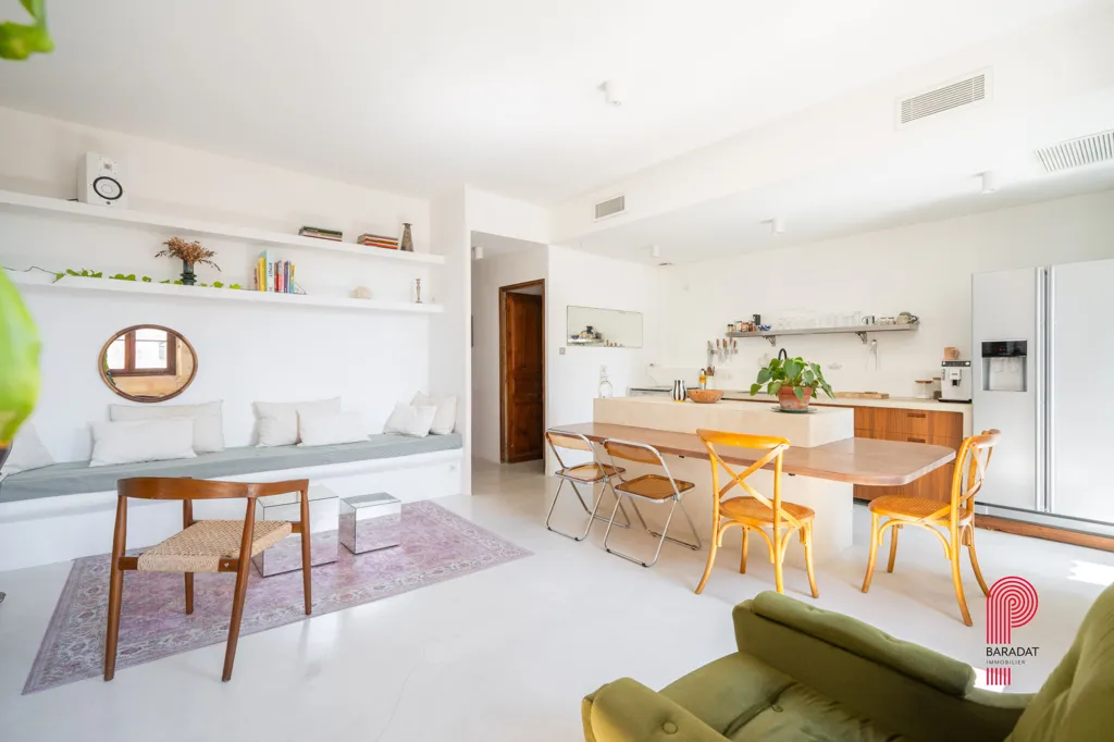 Séjour - Appartement Rénové avec Terrasse à Marseille
