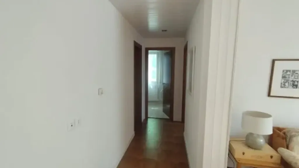 Esik - Twin-Storey Apartment with Balcony in Trieste