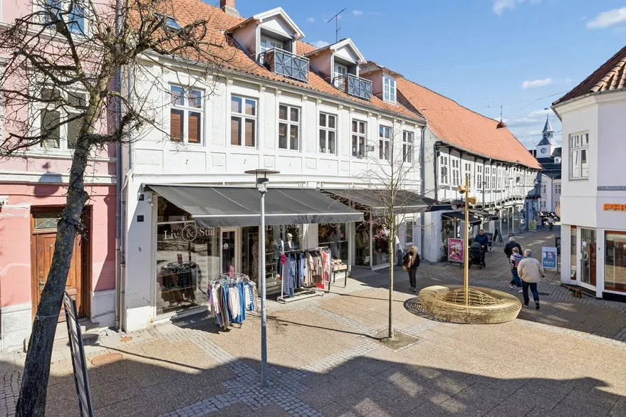 Välivaade - Commercial Unit with Shopfront in Latin Quarter