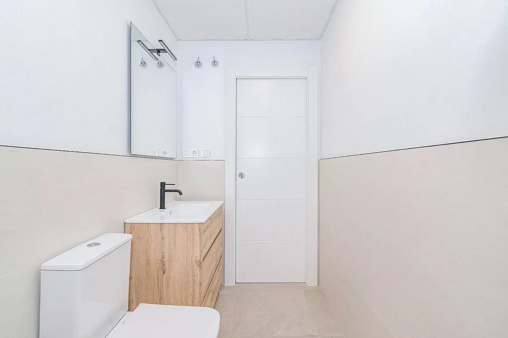Salles de bain - Modern Flat with South-Facing Views in Atarfe Centre
