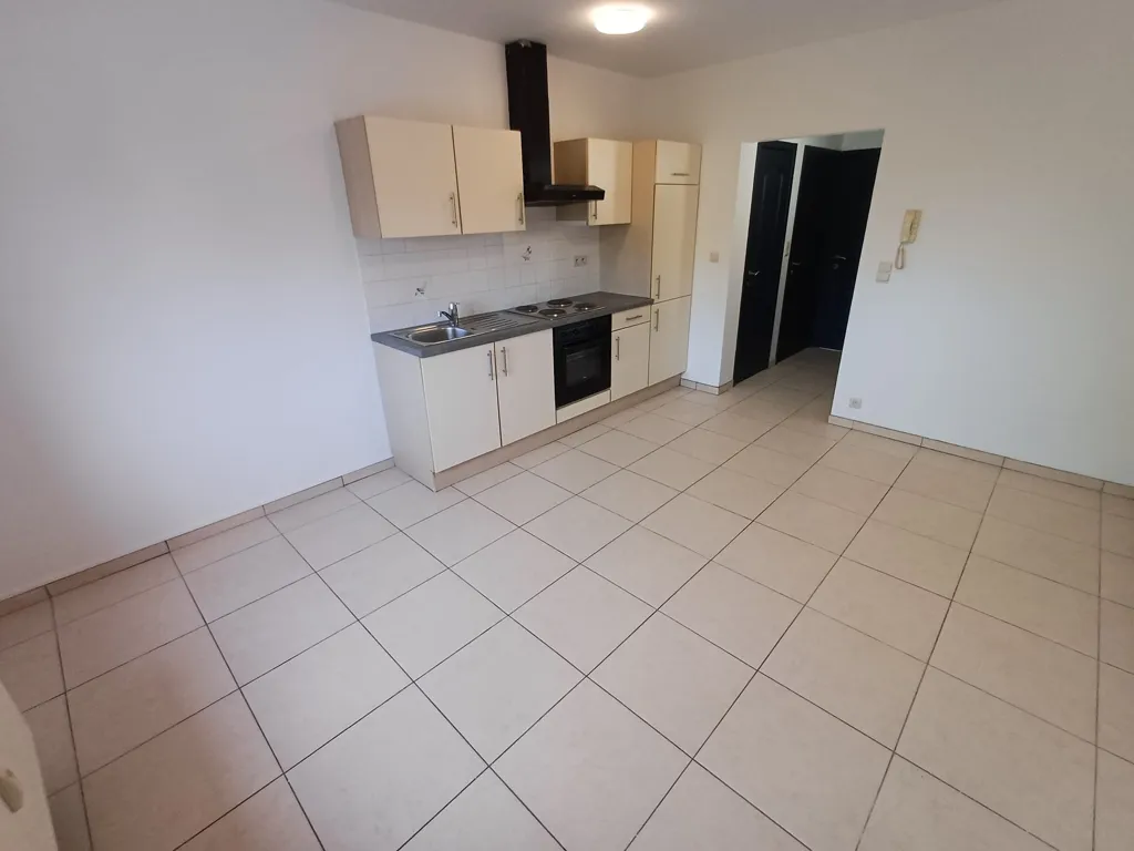 Köök - Bright 1-Bedroom Apartment in Sombreffe