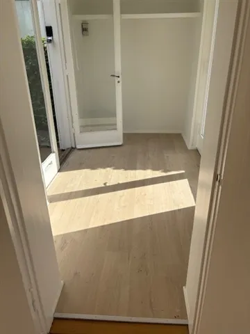 Esik - Renovated Apartment with Lake View in Gentofte