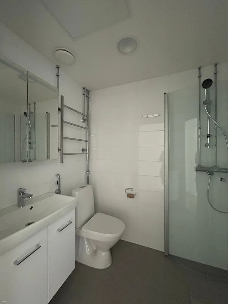 Salles de bain - Fully Renovated Flat with Forest Views in Vantaa