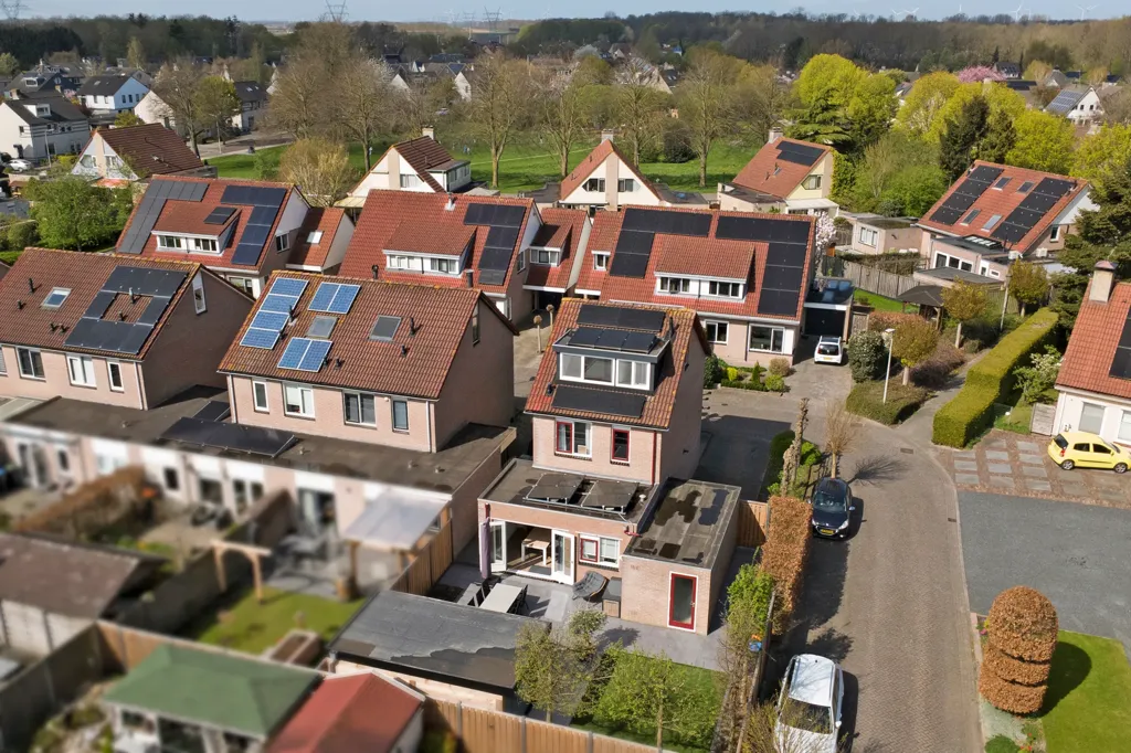 Õhuvaade - Detached House with Garden in De Landmaten