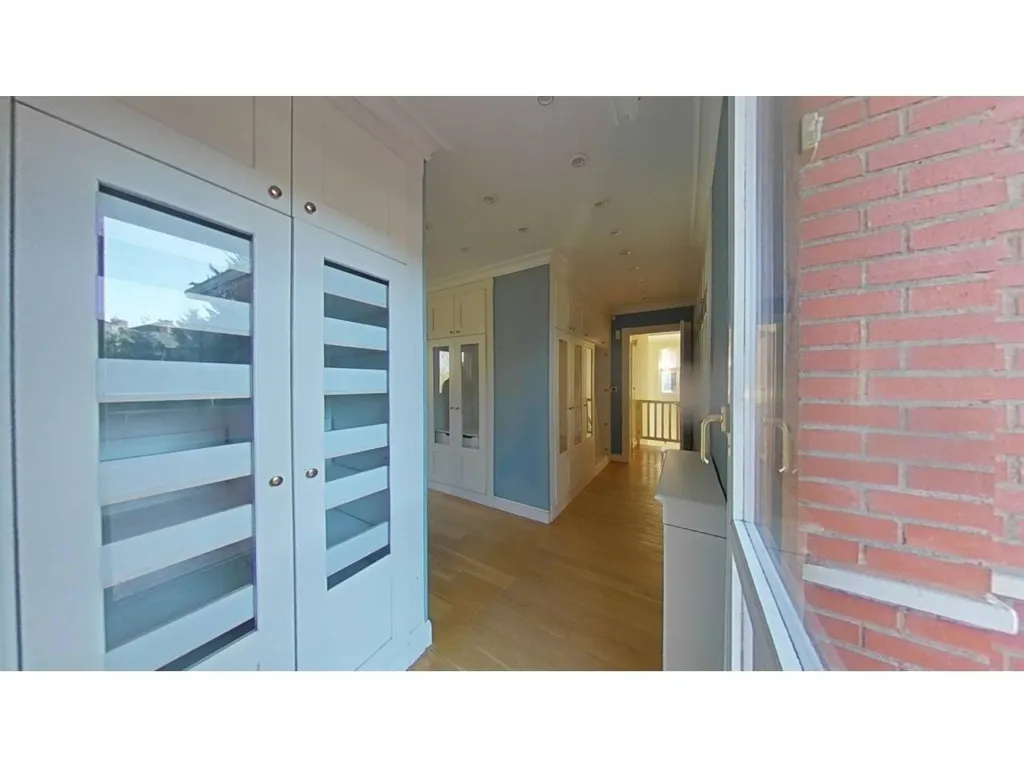 Entrée - Five-Bedroom House with Indoor Pool in Mungia