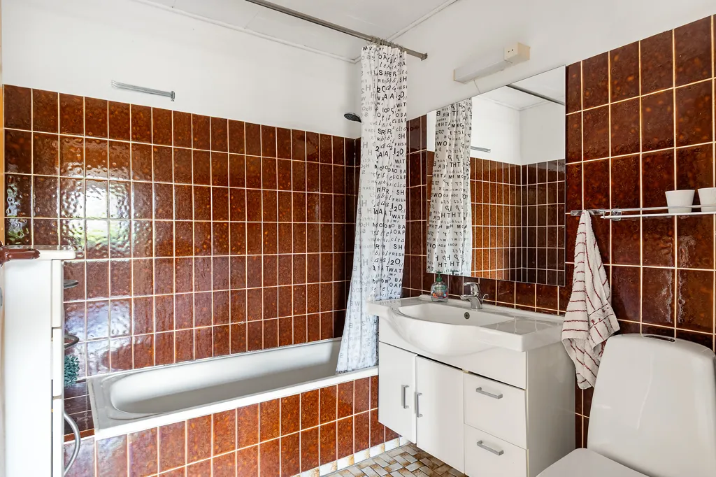 Salles de bain - 1976 Villa with Garden in Svendborg