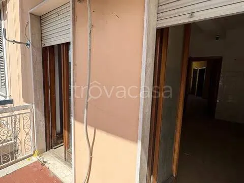 Balcon - Versatile Apartment with Balcony in Priverno