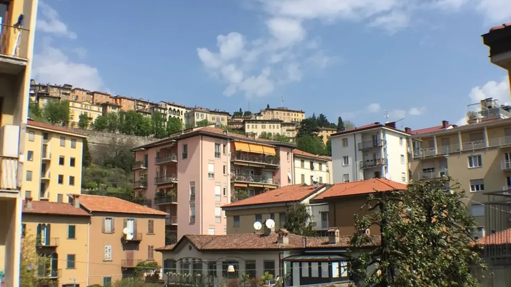 Balcon - Modern Apartment with Wellness Area in Bergamo