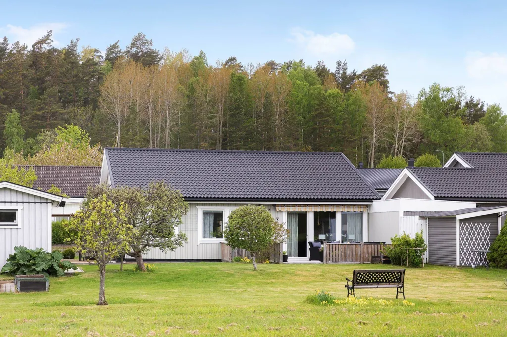 4-toaline maja asukohas Upplands-Bro kommun