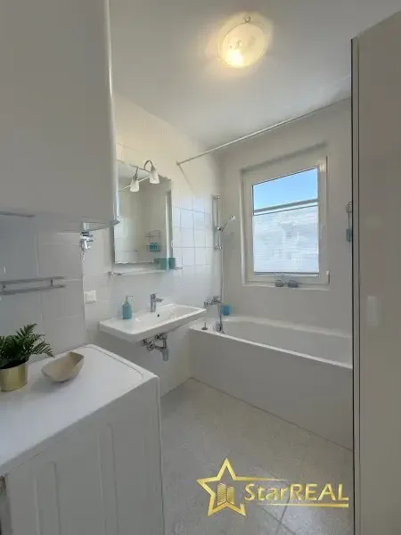 Salles de bain - Möblierte 3-Bedroom Apartment with Balcony in Velden Centre