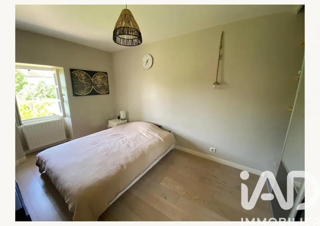 Chambres - Maison 5 pièces à Bouvesse-Quirieu