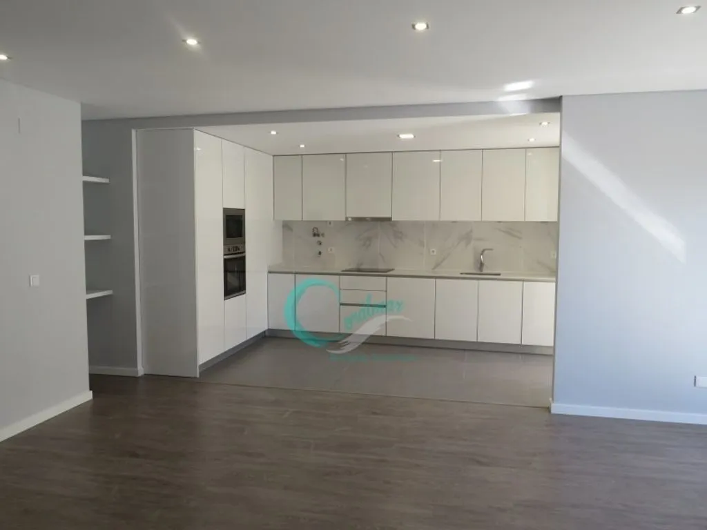 Köök - Luxury Flat with Balcony in Corroios