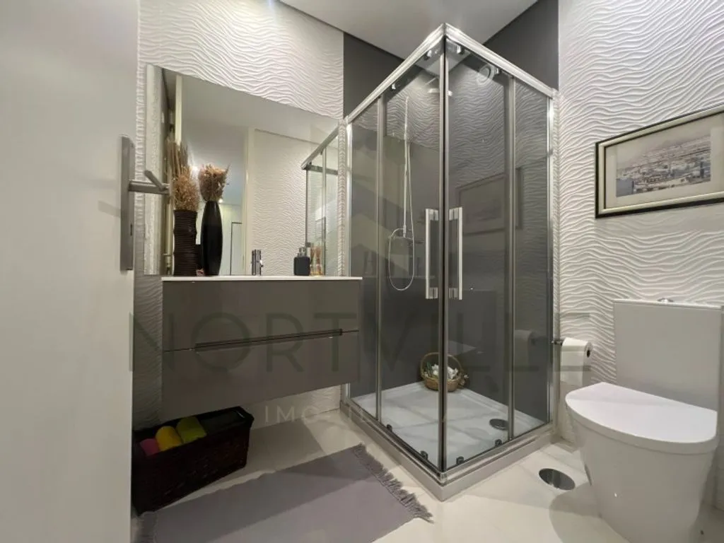 Bathrooms - Luxury Flat with Sea View in Vila do Conde