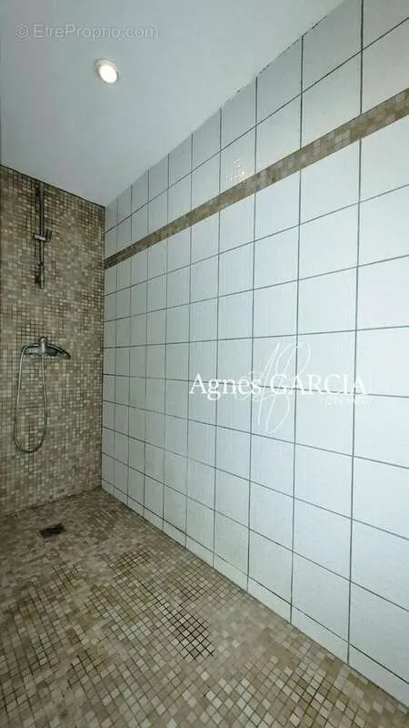 Vannitoad - City House with Garden in Harnes