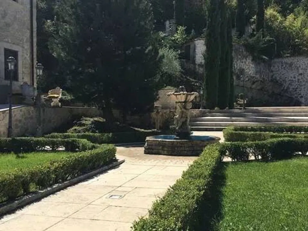 Aed - Luxury Villa with Pool in Lecce nei Marsi