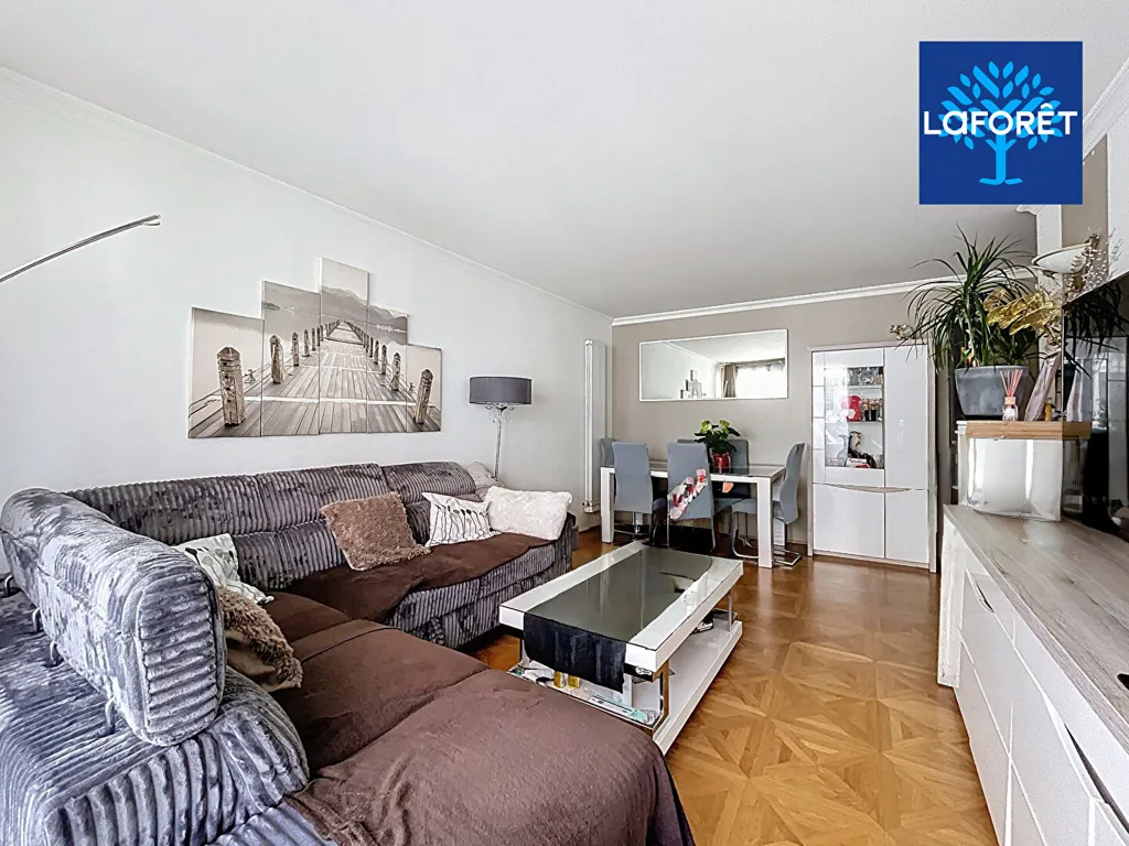 Elutuba - 3-Bed Flat with Balcony in Noisy-le-Grand
