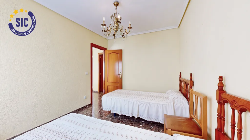 Magamistoad - Two-in-One Property with Terrace in Torrent
