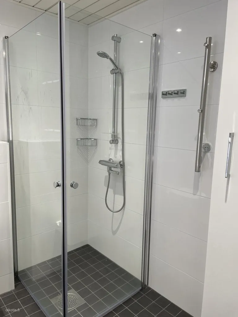 Salles de bain - Modern Flat with Glazed Balcony in Tampere