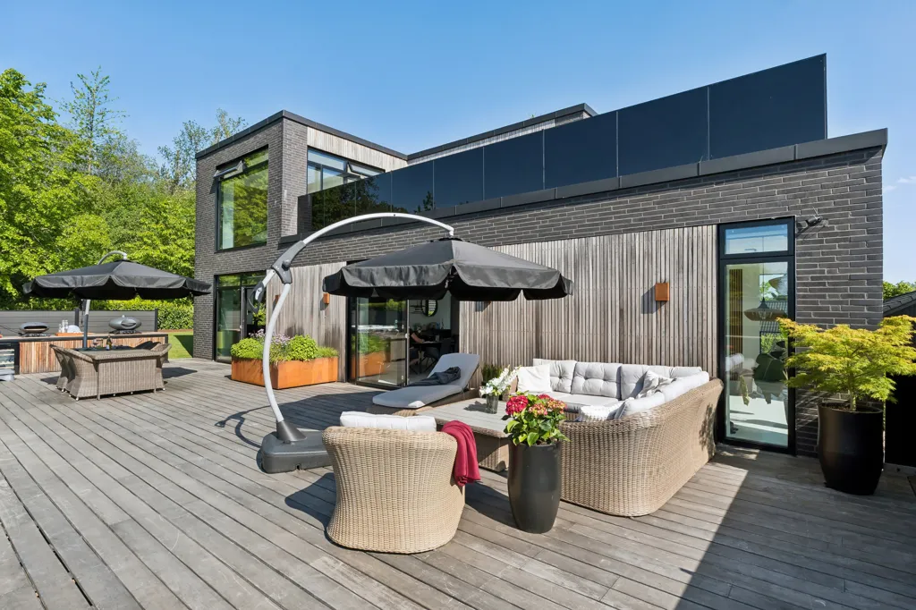 Terrasse - Modernised Villa with Terraces in Central Odder