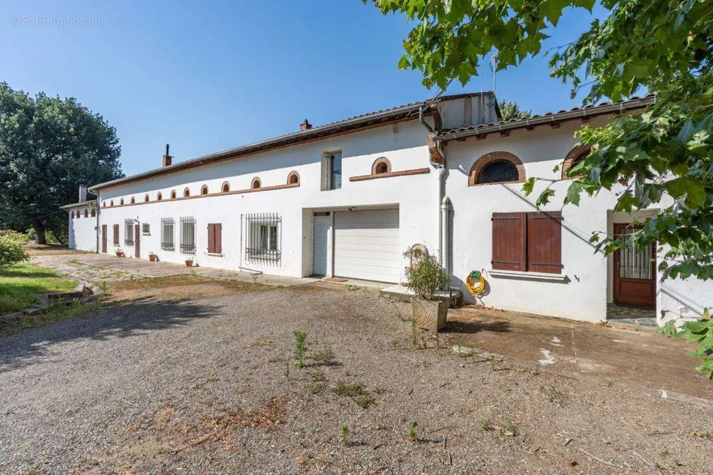 Extérieur - Ferme Lauragaise avec Piscine à Belberaud