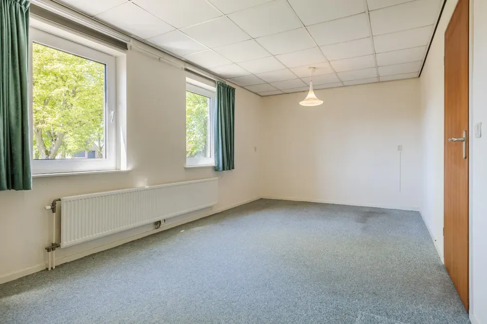 Bureau - Spacious Detached House with Garden in Ossendrecht