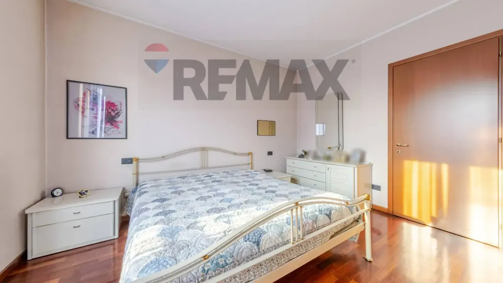 Magamistoad - Bright Triplex with Balconies in Opera