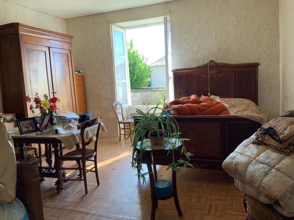 Chambres - Ensemble Immobilier à Rénover avec Dépendances à Saint Sauveur
