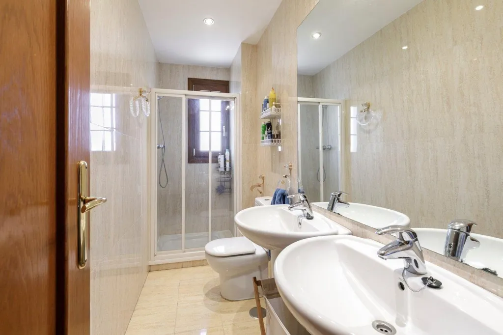 Vannitoad - Versatile Villa with Private Pool in Huétor Vega