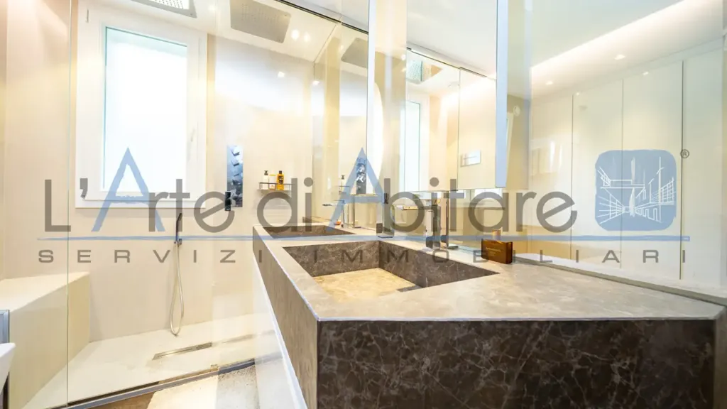 Salles de bain - Independent Triplex with Terraces in Covignano
