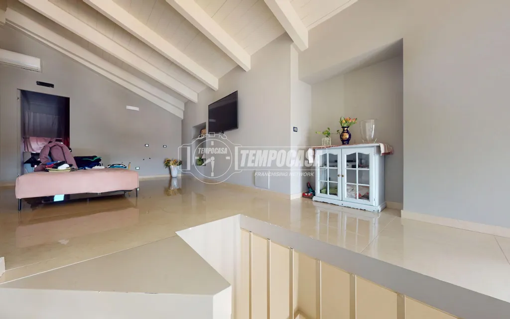 Elutuba - Duplex with Private Parking in Aversa