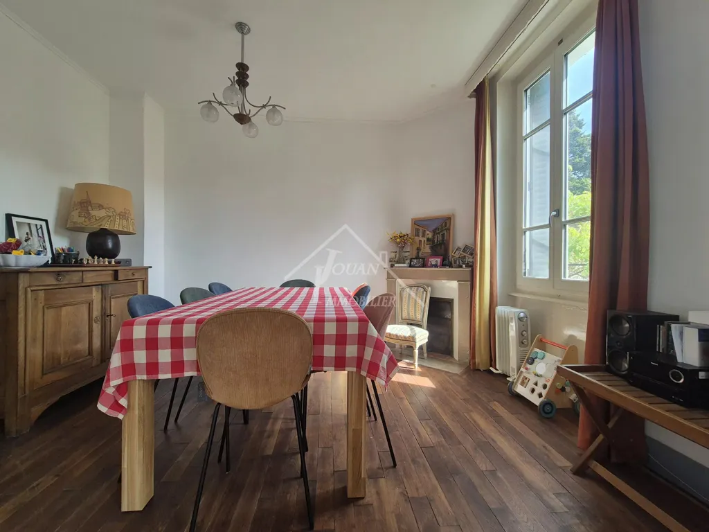 Söögituba - Charming House with Garden in Lalizolle